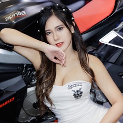 釉釉Emily 的的頭像